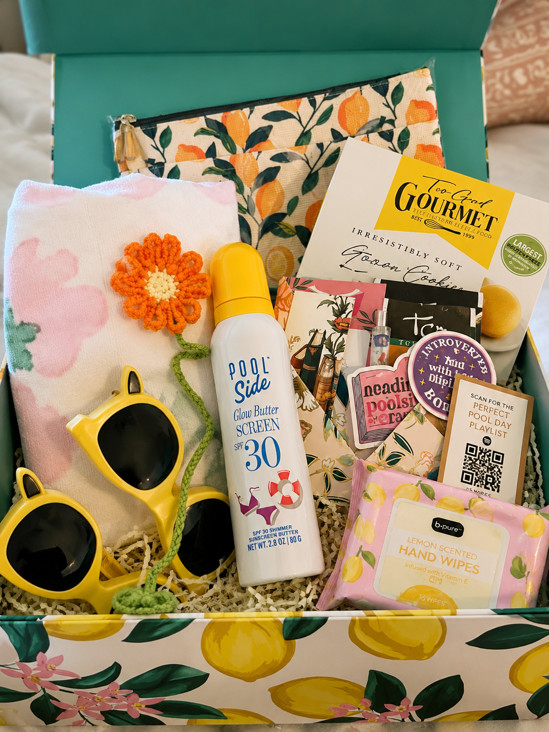 Cozy Reader Box-Monthly Themed! Poolside Reading Era-June edition.